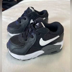 Like new baby Nike Shoes size 4C